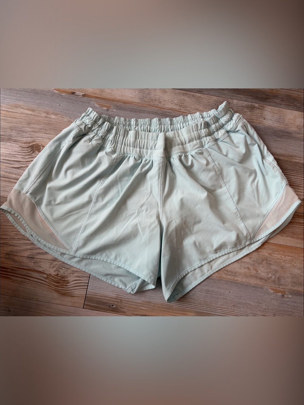 Lululemon Hotty hot 4” Mint Green Running Shorts